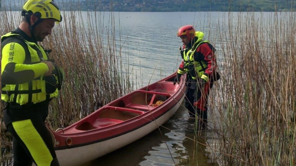 Bosisio Parini: il pedalò affonda, minorenne salvato dai vigili del fuoco