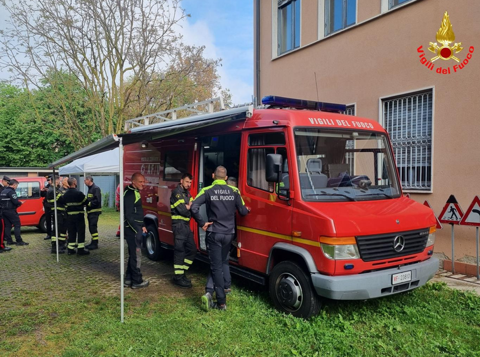 Bosisio Parini: il pedalò affonda, minorenne salvato dai vigili del fuoco