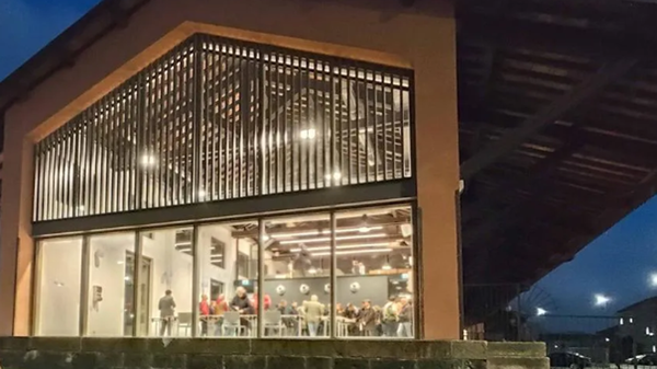 Lecco: via i piccioni dalla Piccola, arrivano i falchi