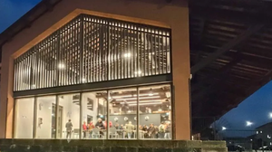 Lecco: via i piccioni dalla Piccola, arrivano i falchi