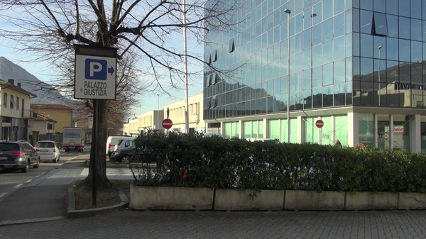 Spaccio tra Calolzio e Lecco, sette indagati davanti al gip: al via l’interrogatorio preventivo