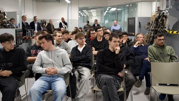 Gara di meccatronica per gli studenti