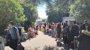 Boom di turisti sul Lario, ma i borghi restano vuoti