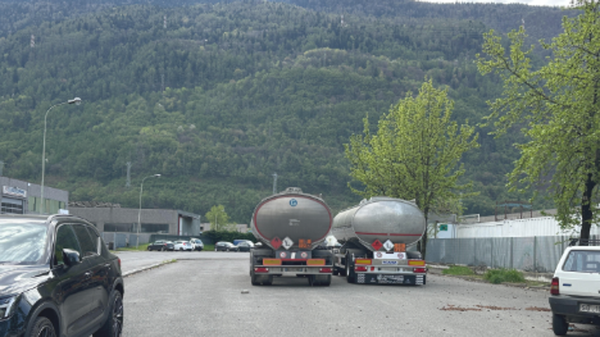 Tirano, parcheggi per i tir: dibattito in consiglio comunale