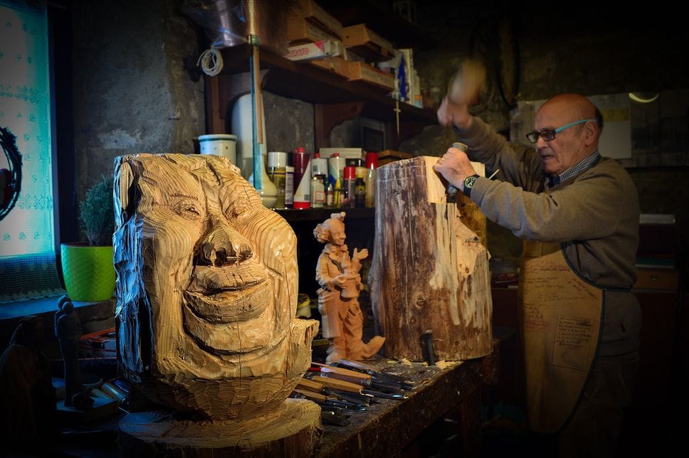 Addio a Nello Caddeo: scultore, vicesindaco e assessore di Moggio per 24 anni