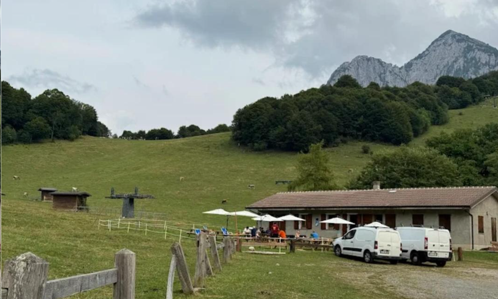 Furto allo Chalet Cainallo: dispensa svuotata alla vigilia di Pasqua