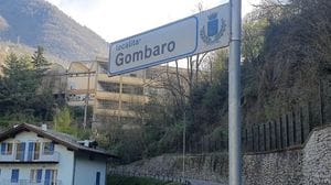 «Non ricorda nulla»: è sotto choc la donna aggredita a sassate a Sondrio