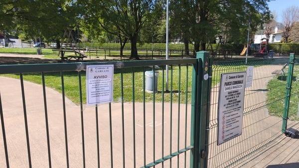 Garlate, baby gang devasta il parco: minacce e vandalismi