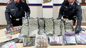 Spaccio, arrestato 22enne a Grosio. A casa aveva oltre 30 kg di hashish