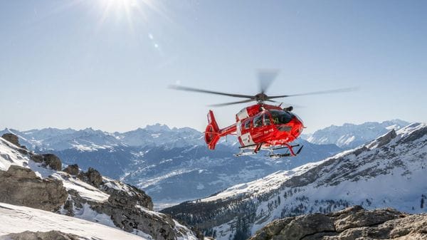 Travolto dalla valanga: l’affetto e le preghiere per l’alpinista lecchese in coma