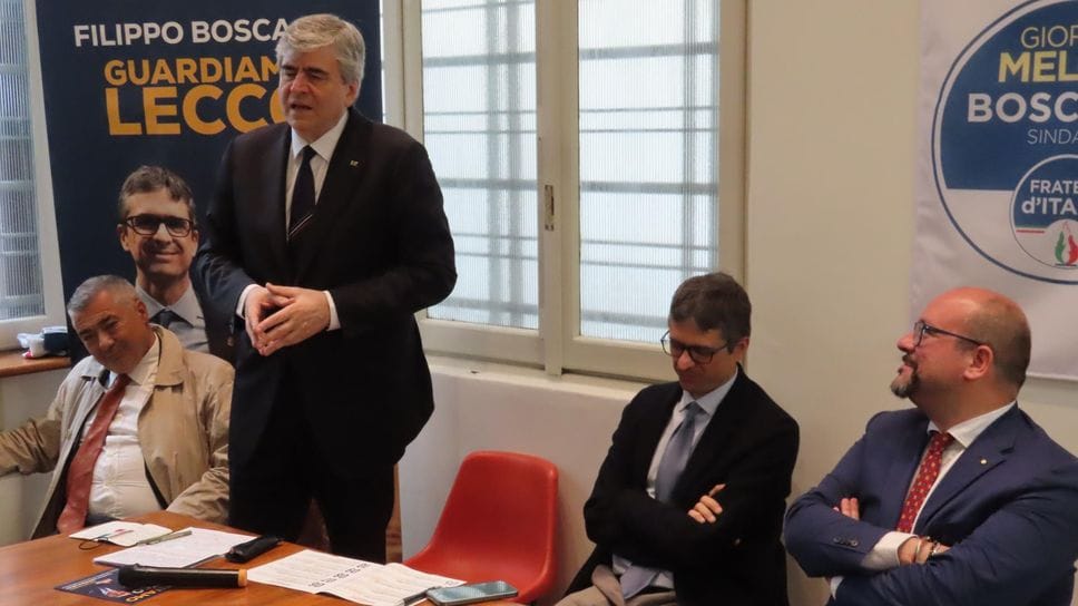 Il ministro Mazzi a Lecco: «Il turismo una risorsa non è certo un problema»