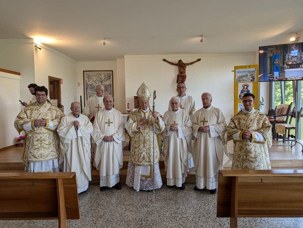 Imbersago, Bagnasco alla Madonna del Bosco: «Nel silenzio abita la presenza di Dio»