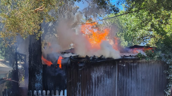 Oggiono, incendio nel campeggio: distrutto un bungalow