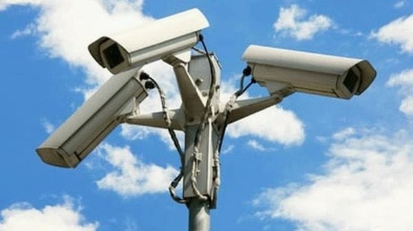 A Lecco arrivano le telecamere per stanare chi abbandona i rifiuti