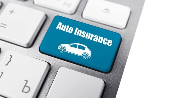 RC Auto, premi in aumento: cresce il numero di italiani che cambia compagnia