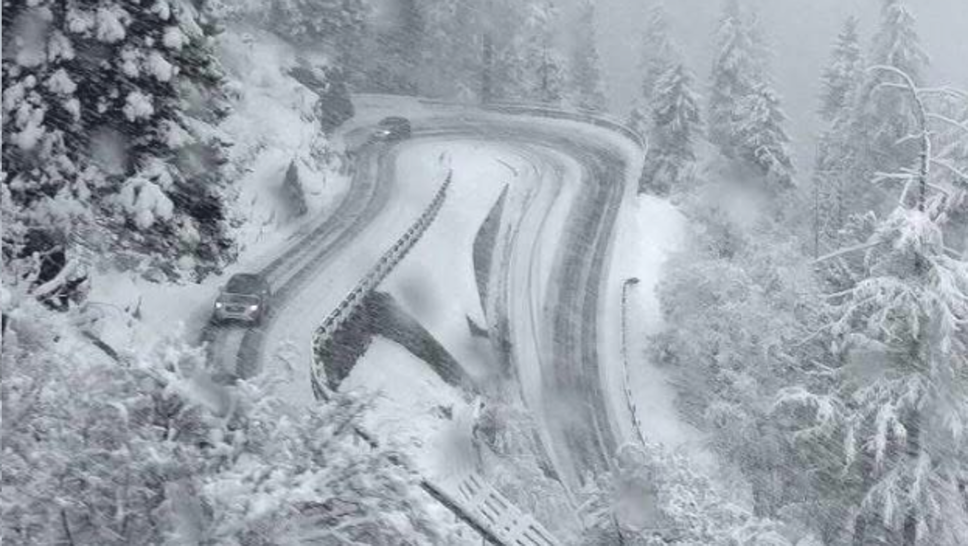 Maltempo: neve sui passi alpini e crollo delle temperature
