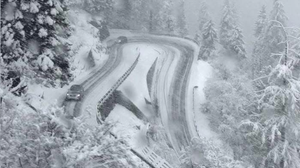 Maltempo: neve sui passi alpini e crollo delle temperature