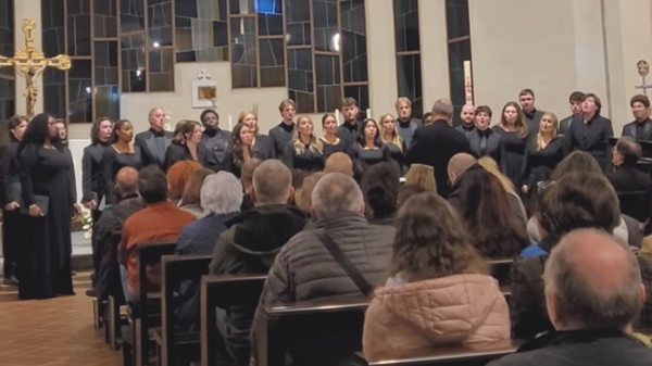 Piuro: grande successo per il coro polifonico americano 
