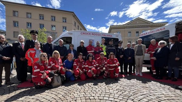 Sondrio, Croce Rossa in piazza con dediche speciali