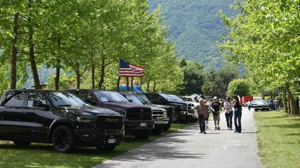 “Green Mountains Cruisin”: il successo del primo raduno auto americane a Samolaco