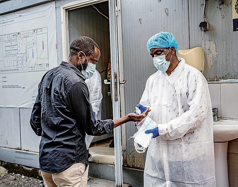 Ebola, lotta fra amnesie e tagli alla ricerca