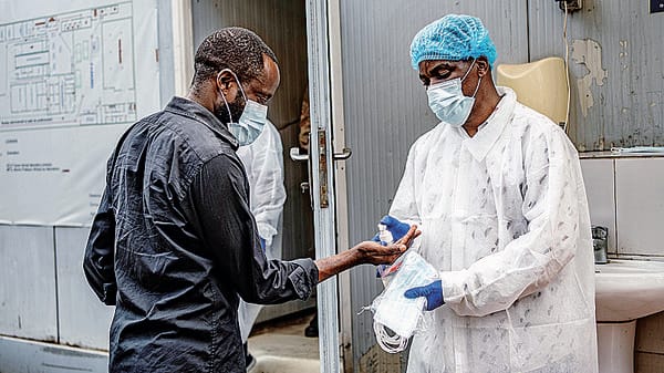 Ebola, lotta fra amnesie e tagli alla ricerca