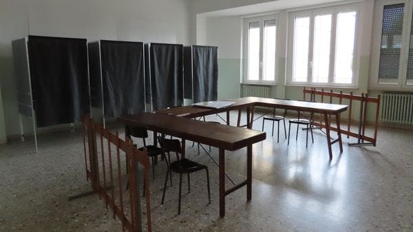Elezioni: alle 19 affluenza in calo