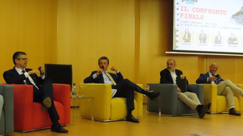 I due sfidanti, ora servono ago e filo