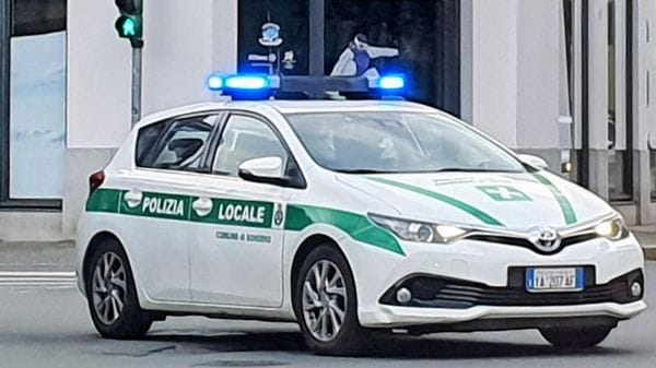 Pitch da cricket abusivo al Parco Bartesaghi di Sondrio, interviene la polizia locale