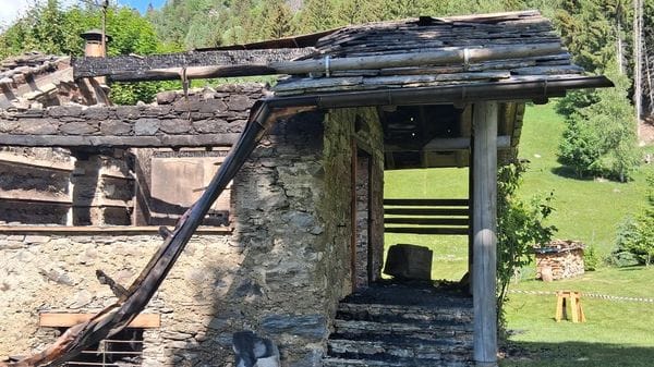 Ponte in Valtellina, un nuovo incendio ha distrutto la baita progettata da Stefanelli