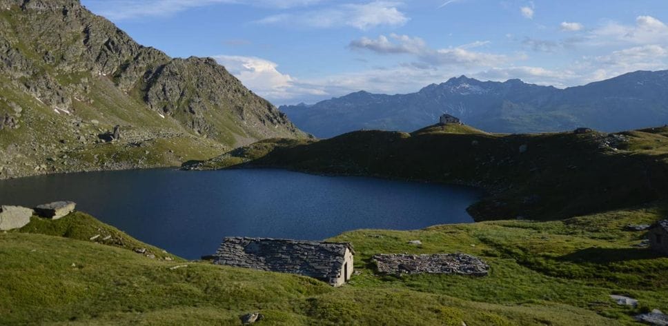 Madesimo: 74enne s’infortuna sul sentiero per il Bertacchi