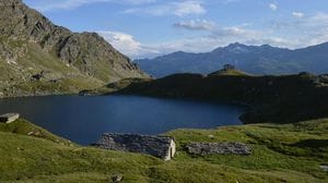 Madesimo: 74enne s’infortuna sul sentiero per il Bertacchi