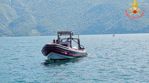 Mandello, ragazzino annegato nel lago:«Acqua fredda, i giovani vanno educati»