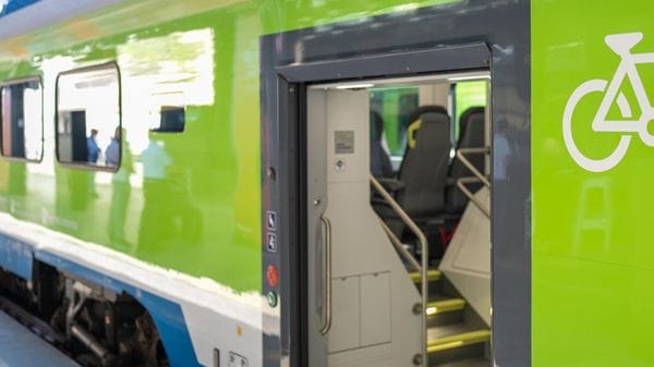 Slitta la riapertura della linea ferroviaria Lecco-Bergamo