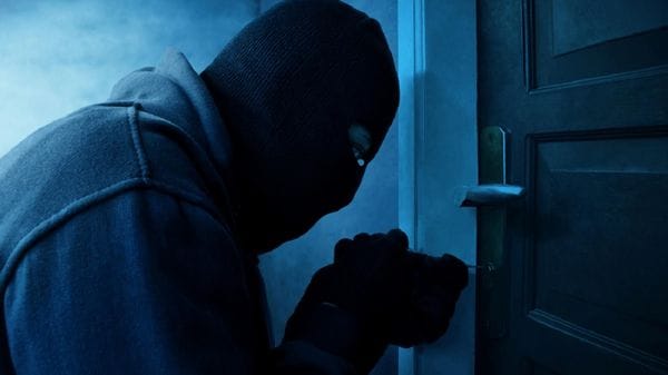 Ladri in azione a Caiolo