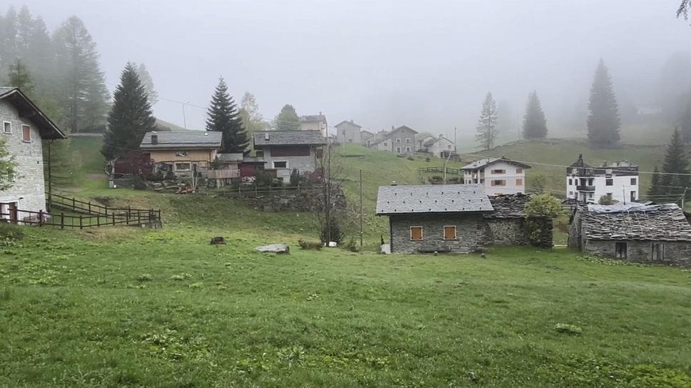 Morto dopo la lite a Gualdera, Campodolcino si stringe attorno alla famiglia Acquistapace