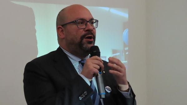 Lecco, polemica tra Giovani democratici e Zamperini su Vannacci