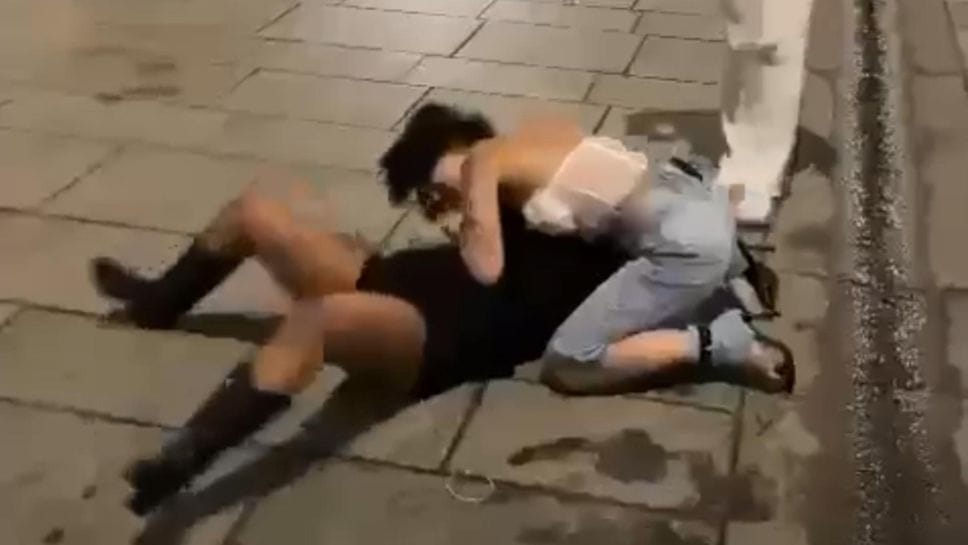 Sondrio, rissa in centro tra ragazze ripresa con i cellulari