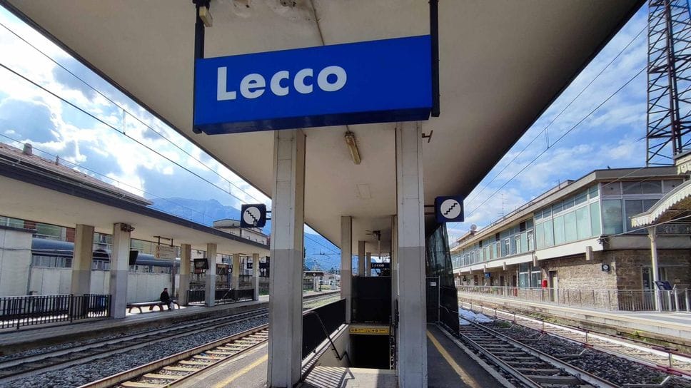 Lavori in forte ritardo: niente treni tra Lecco e Bergamo almeno fino al 2028