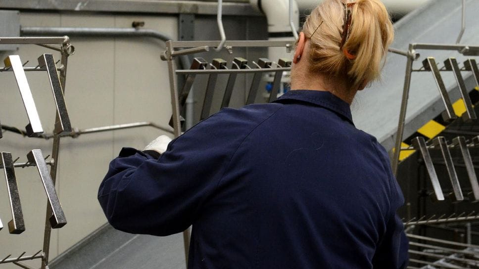 Metalmeccanica Confapi, via libera al rinnovo: aumenti oltre l’inflazione e più tutele per i lavoratori
