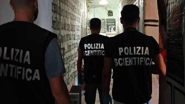 Cellula anarchica smantellata a Roma, riflettori anche sui sabotaggi lungo la Lecco-Tirano