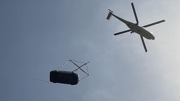 Bus in volo nei cieli di Lanzada per salvare la stagione turistica
