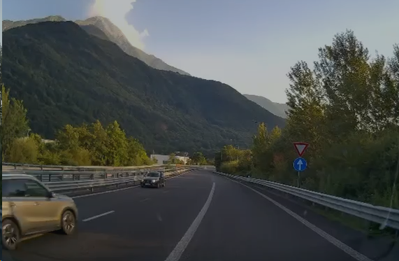 Auto contromano sulla SS36 al Trivio di Fuentes, decisivo il Soccorso Bellanese