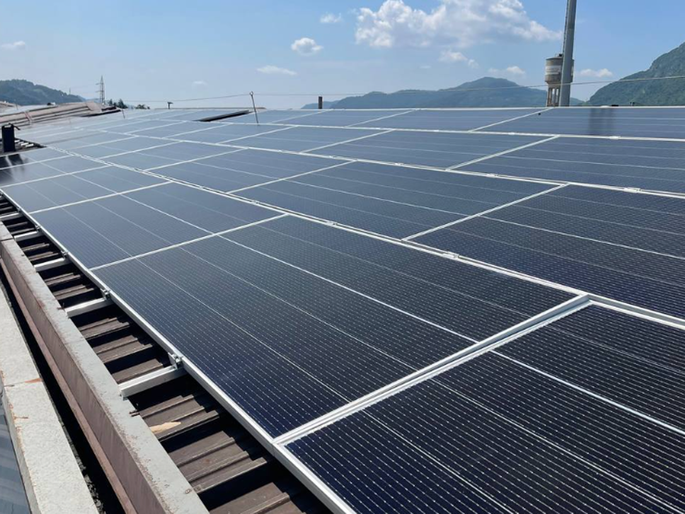 Lario Reti Holding accelera sulla sostenibilità: a pieno regime i nuovi impianti fotovoltaici di Valmadrera e Civate