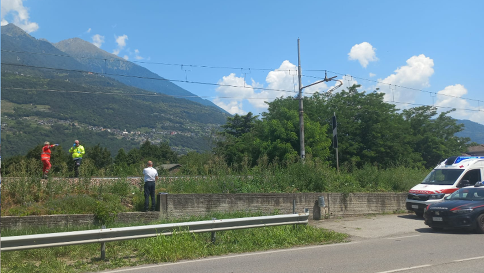 Travolto e ucciso da un treno a Regoledo
