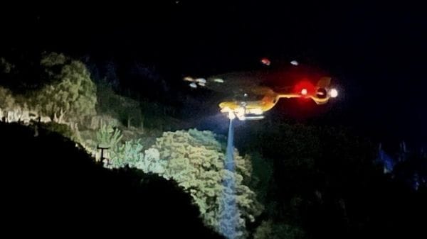 Giovane scivola tra le vigne in piena notte