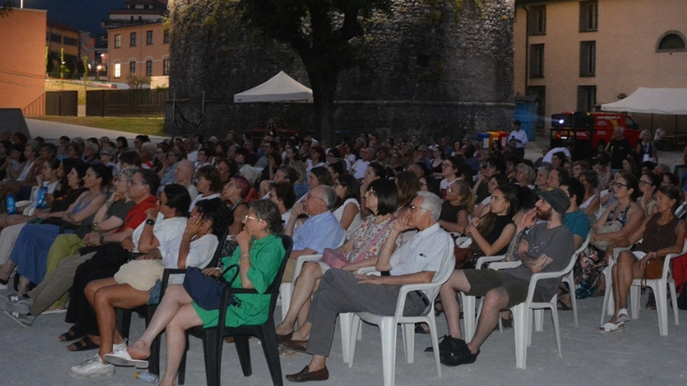 “Ma che film la vita!”: in 250 per la prima serata a Lecco