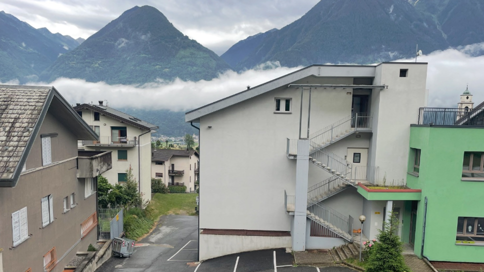 Schiamazzi e atti vandalici alla scuola primaria di Berbenno