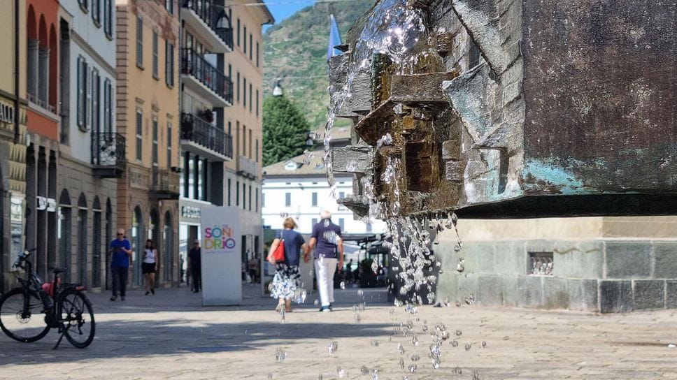 Sondrio, la denuncia dei negozianti: «Furti e molestie, siamo in ostaggio di quell’uomo»