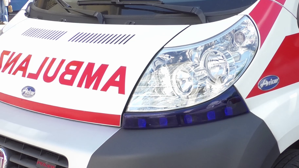 Val Masino, auto fuori strada: tre ragazzi in ospedale